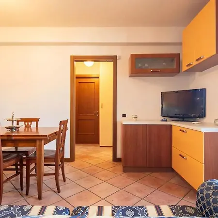 Appartamento Con 2 Balconi - 6 Guest